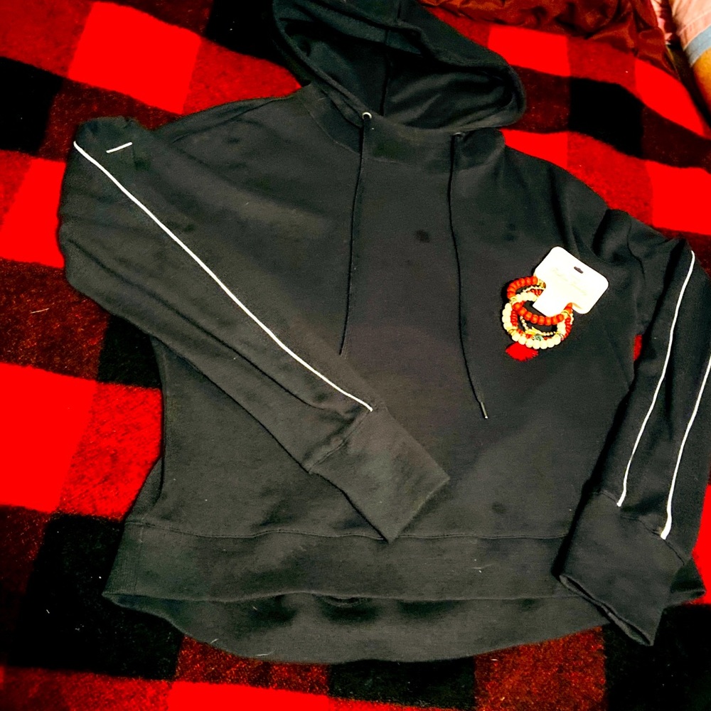 Black pullover